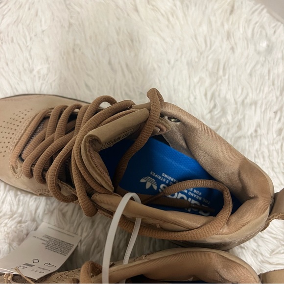 Brand new Adidas tyshawn jones shoes h04928 sz 6 suede - Picture 5 of 10